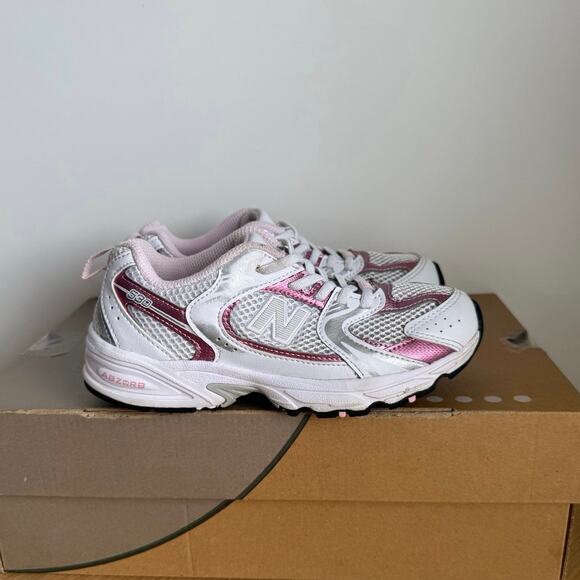 New Balance 530 Metallic Pink/White Kids Sneakers - SZ 1 Y - Picture 2 of 11